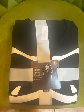 Men's 2-Piece Black & White Long Sleeve Sleep Set - L, NWT